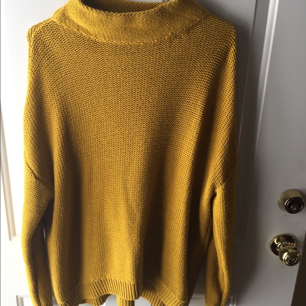 Half turtleneck crewneck sweater